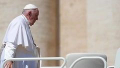 OPERACIJA TRAJALA TRI SATA  Papa u bolnici ostaje 5 do 7 dana