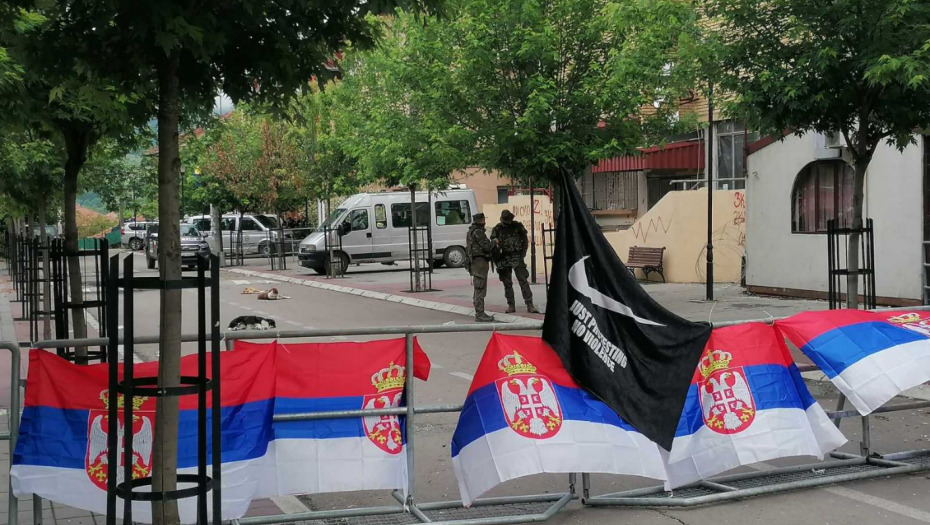 SRBI NE ODUSTAJU OD ZAHTEVA Jedanaesti dan protesta u Zvečanu i Severnoj Mitrovici