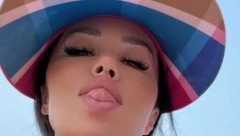 STANIJA IZAZVALA HAOS NA DRUŠTVENIM MREŽAMA! Skinula se u nikad izazovniji bikini, obline sevnule u prvi plan! (FOTO)
