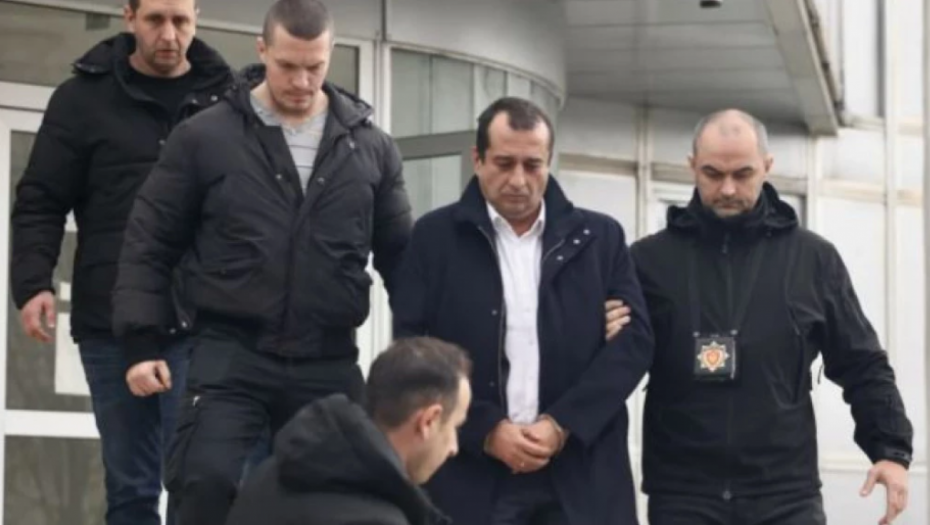 SUSPENDOVANI SPECIJALNI TUŽIOC U SUDNICI: Tereti se da je pomagao Kavačkom klanu