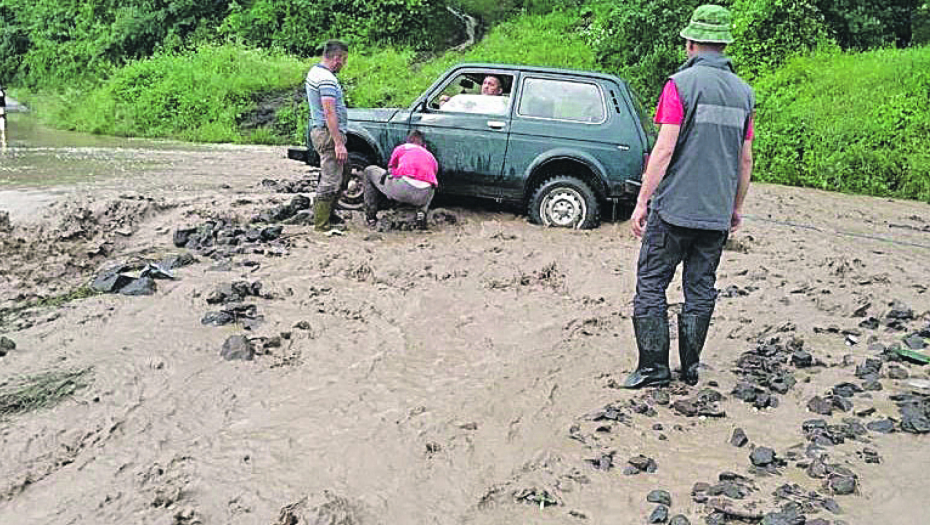 JOŠ JEDAN GRAD PROGLASIO VANREDNU SITUACIJU Izlile se reke, bujica potopila useve i ulice