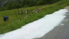 SA NEBA LEDENICE TUKLE DUŽE OD 20 MINUTA Jak grad "razlupao" nekoliko sela kod Nove Varoši (FOTO/VIDEO)