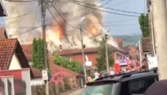 HAOS U NOVOM PAZARU Stravičan požar nakon udara groma (VIDEO)