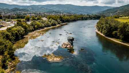 DRINSKA REGATA  Najveći karneval na vodi u srcu Srbije