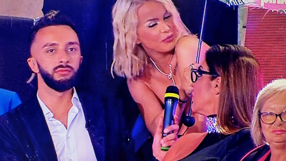 SKANDAL U STUDIJU Ermina se unela u lice kumi Ane Ćurčić, a onda se umešala i njena majka!