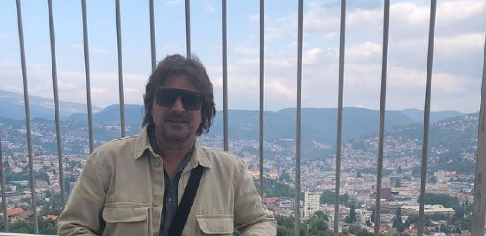 TREBALO JE DA PONOVO SVIRAMO ZAJEDNO: Poznati pevač slomljen zbog smrti, ne može da dođe sebi