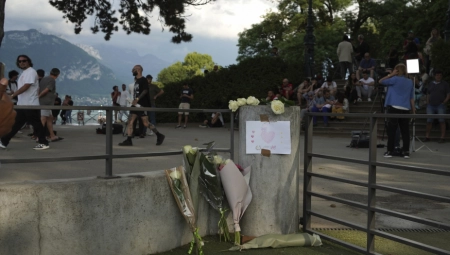 OVO JE HEROJ FRANCUSKE  Mladi hodočasnik sve vreme se suprotstavljao Sirijcu koji je izbo decu (VIDEO)