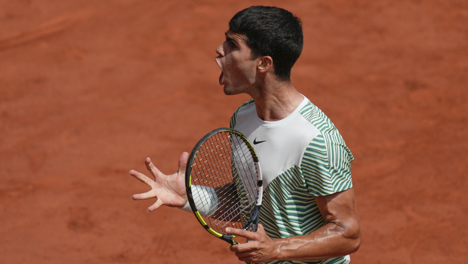 POEN TURNIRA, NOVAK NIJE MOGAO DA VERUJE Alkaraz uradio nemoguće i izazvao ludnicu na tribinama (VIDEO)