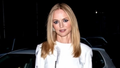 SLAVNA GLUMICA U ŠESTOJ DECENIJI POZIRALA U KUPAĆEM KOSTIMU Fanovi kažu da se nije promenila od 1999. godine