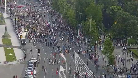 Režim zabranio snimanje protesta iz vazduha? Ne bi se reklo (FOTO)