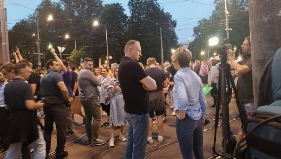 Ovo je dokaz da su protesti koje je organizovala opozicija imali samo jedan cilj - DA SE ŽUTI VRATE NA VLAST