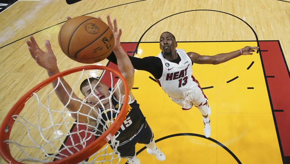 ZREO JE I NE MAŠE OKOLO PIŠTOLJIMA Amerikanac otkrio odakle tolika dominantnost Nikole Jokića u NBA ligi (VIDEO)