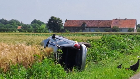 AUTOMOBIL PREVRNUT U NJIVI Prvi snimci nesreće u Kikindi, Boško poginuo, još jedan muškarac povređen (FOTO)