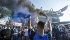 HAOS PRED FINALE LIGE ŠAMPIONA Veliki požar u blizini stadiona (VIDEO)