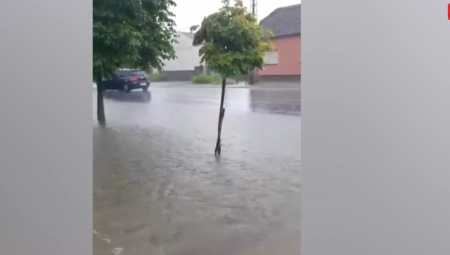 NEVREME STRUJI KROZ SRBIJU! Šimanovci pod vodom, u Kosjeriću potoci na ulicama (VIDEO)