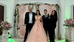 GLAMUROZNO Pevačica svoj dvorac Ebenfurt okitila roze tonovima, Dragana proslavila ćerkin 21. rođendan