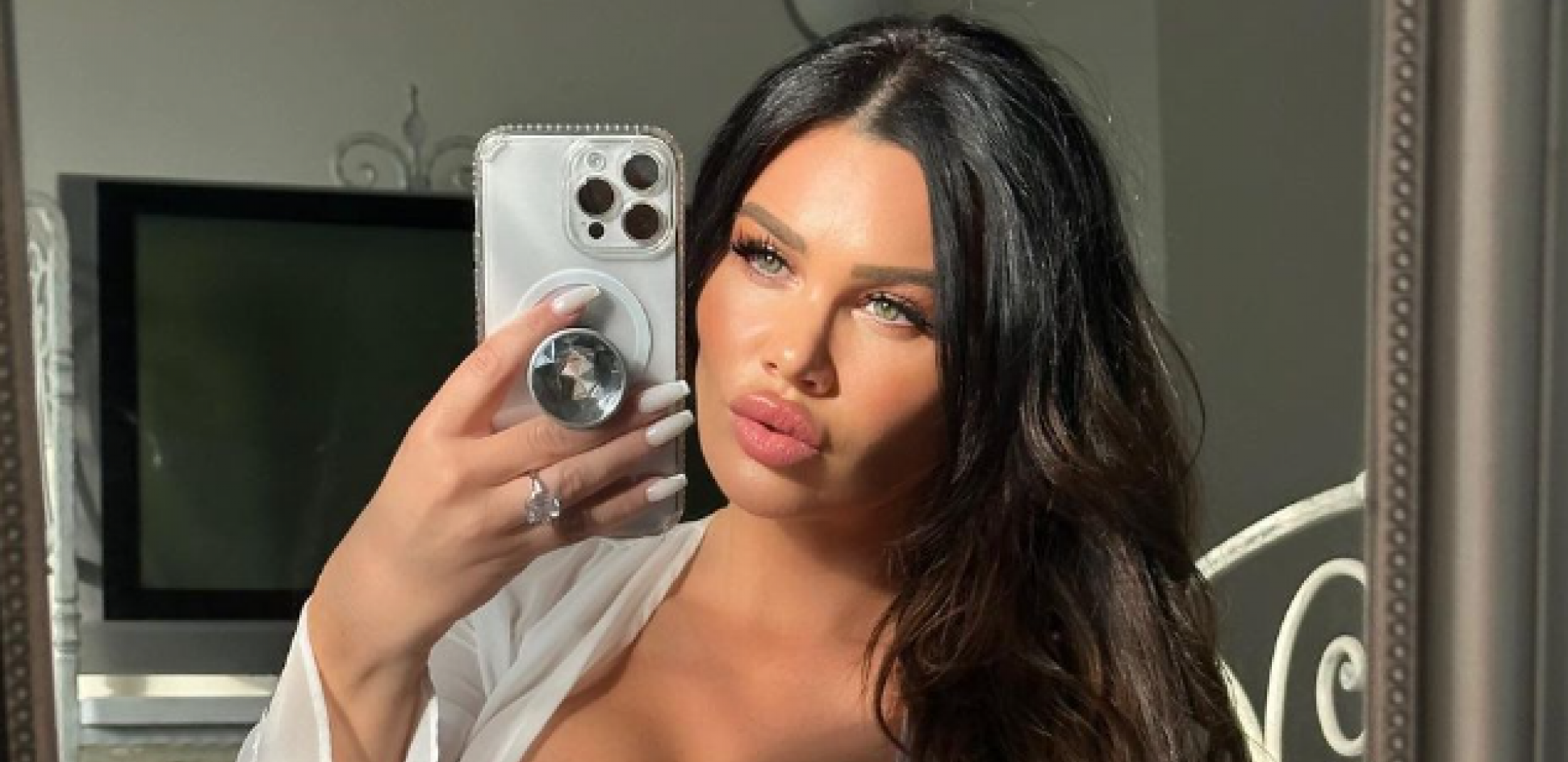 STANIJA DOBROJEVIĆ POKAZALA NOVOG DEČKA Odveo ju je daleko i omogućio život kao iz bajke! (FOTO)