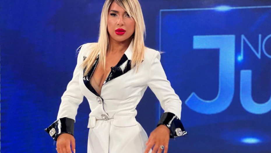 OVAJ MOĆNIK IZ SENKE STOJI IZA JOVANE JEREMIĆ Mnogo je mlađi od nje, kupuje joj skupocene poklone i osvojio potpuno njeno srce (FOTO)