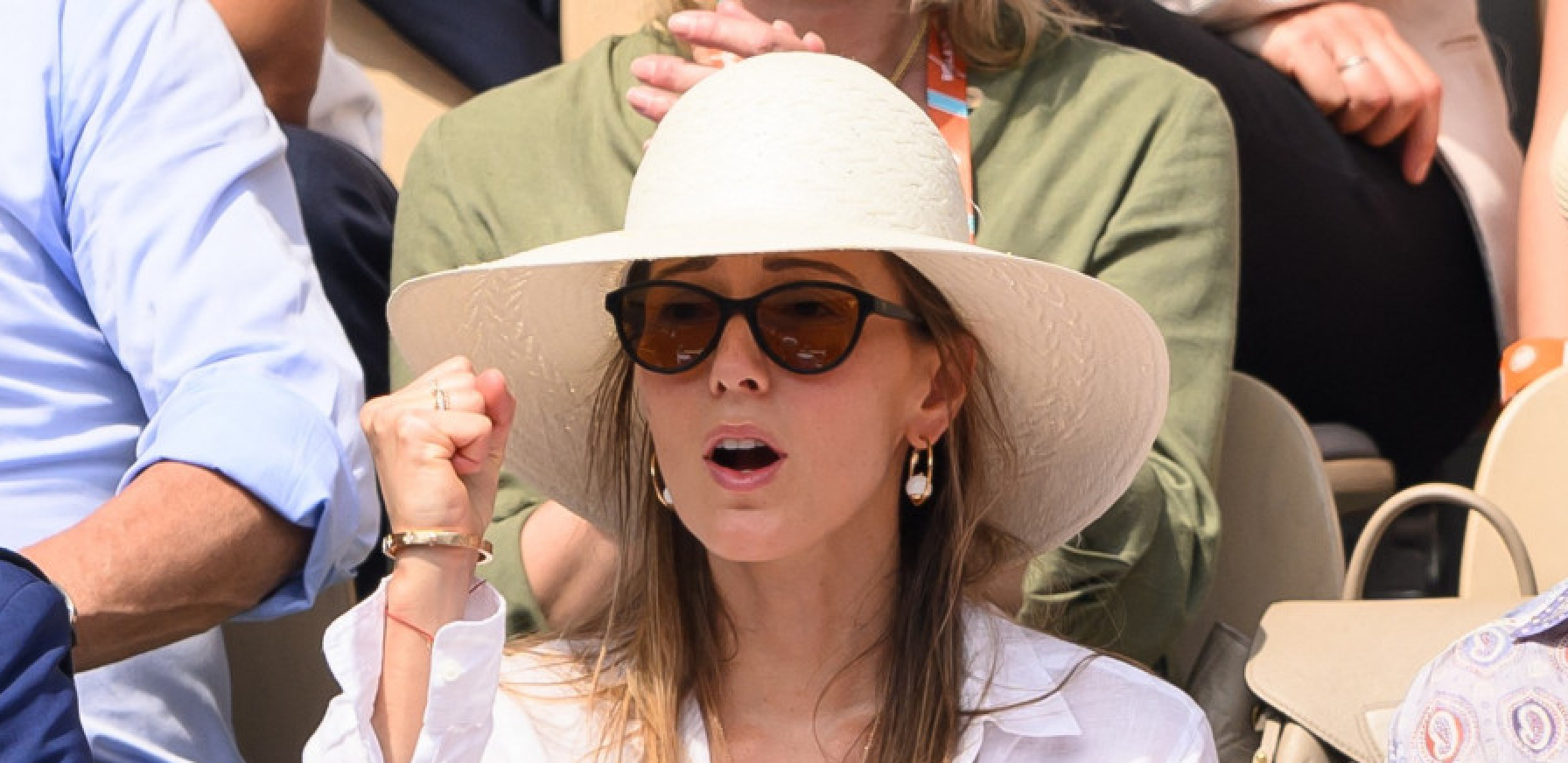 ZLATO I DIJAMANTI Na ove stvari Jelena Đoković "puca" milione, sat košta kao garsonjera u Beogradu