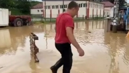 JOŠ GORE NEVREME TEK SLEDI Pogledajte kakav je haos poplava napravila u Šabačkoj Kamenici (VIDEO)