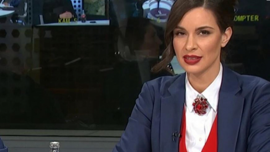 OVAKO JE DRAGANA KOSJERINA IZGLEDALA NA POČETKU KARIJERE! U miniću i golih ramena raspametila gledaoce, a evo gde je radila!