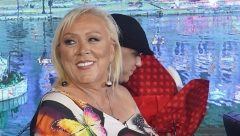 ISPLIVAO KUĆNI SNIMAK ZORICE MARKOVIĆ Pevačica se opustila, raširila noge i šokirala javnost!