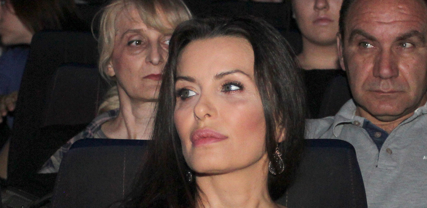 MOĆNIK KOJI STOJI IZA NJE! Elena Karaman uhvaćena sa bivšim, a njihova prisnost dokazuju pravu pozadinu njihovog odnosa, čestitke pljušte!