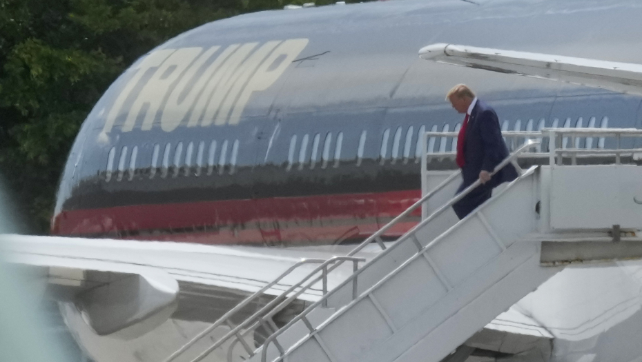 DANAS PRED SUDOM Tramp privatnim avionom stigao u Majami, uskoro počinje proces