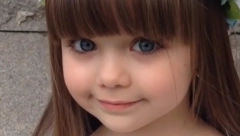 OVAKO DANAS IZGLEDA NAJLEPŠA DEVOJČICA NA SVETU Nazivaju je naslednicom Irine Šajk