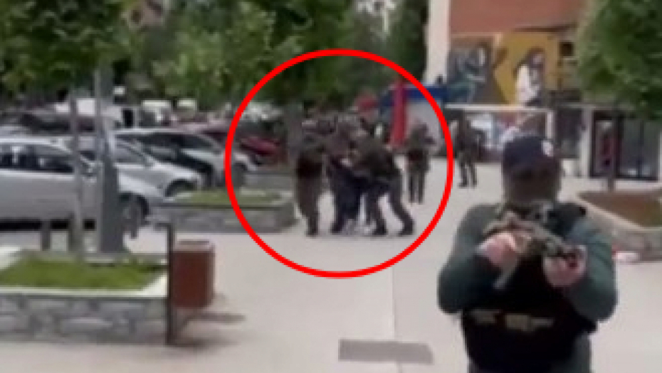 KURTIJEVE ZVERI OPET NIŠANILE SRBE Bacali suzavac čak i na decu