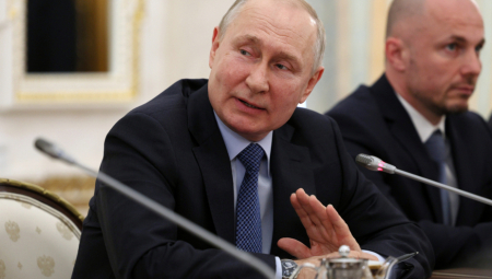 "PLANIRAJU SPAJANJE SA NATO" Putin: SAD rade na ekspanziji, hoće da udruže dva bloka