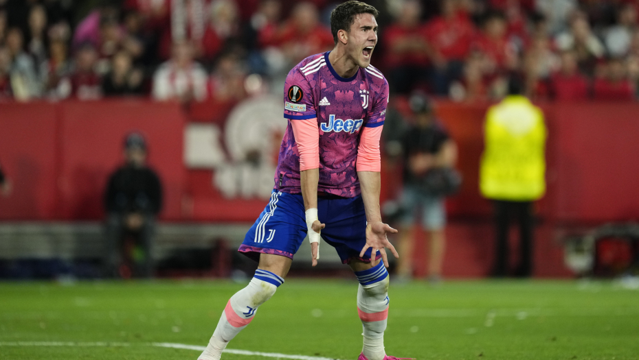 VLAHOVIĆU DRASTIČNO OPALA CENA Juventus bi da trampi srpskog reprezentativca