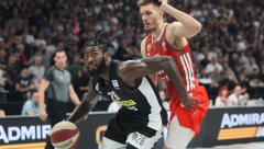 BURA SE NE STIŠAVA Lesorova supruga ismevala košarkaša Zvezde na društvenim mrežama (FOTO)