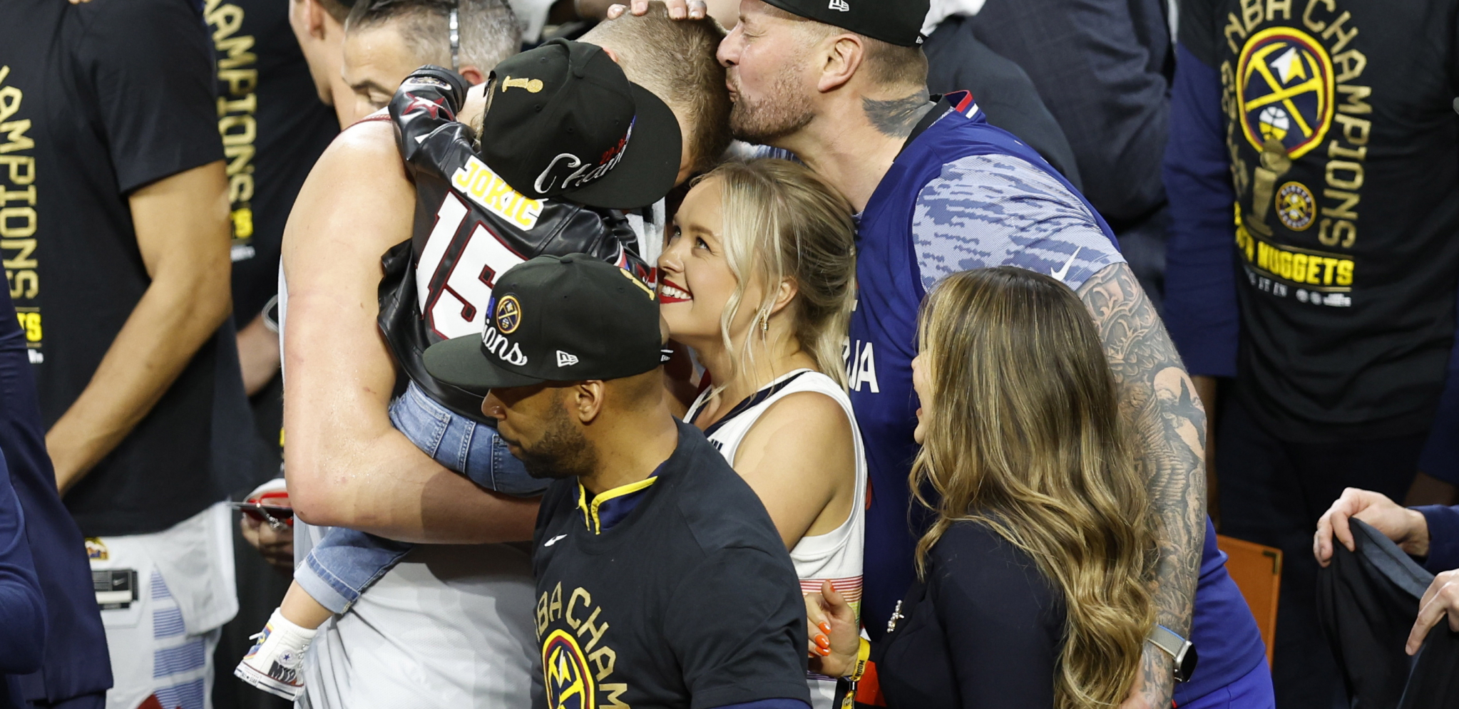 JEDAN OD NAJSKROMNIJIH MOMAKA Pirs i Garnet oduševljeni Jokićem, jedna stvar ih posebno fascinirala kod Srbina (VIDEO)