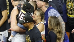 KO JE ZAPRAVO NATALIJA JOKIĆ? Kao beba pobegla od "Oluje", našla se na čuvenoj fotografiji koja je mnoge rasplakala 1995. godine, Nikola hteo da ostavi košarku zbog nje (FOTO)