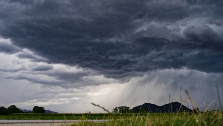 NARANDŽASTI METEOALARM I U BiH: Nakon paklenih vrućina, preti im olujno nevreme