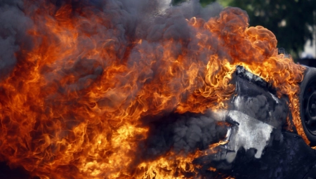 HAOS U HOLANDIJI Četiri osobe povređene u požaru u Arnemu