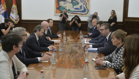 Vučić: Odlučio sam da ne kažem nijednu reč o sastanku sa Kvintom (FOTO/VIDEO)