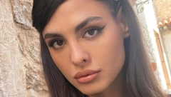 SRPSKA SINDI KRAFORD U CRNOJ TOALETI SA PROREZIMA ZAPALILA INSTAGRAM  Bojana ima telo od milion dolara