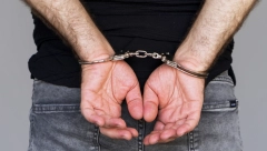 SA LISICIMA IZBEZUMLJEN TRČAO ULICOM USRED NOĆI: Dečaku (16) očuh ubio majku, on uspeo da pobegne