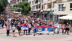 VRATITE NAM TRENERA! Mirna protestna šetnja Sportskog saveza KiM u znak podrške Milunu Milenkoviću (FOTO/VIDEO)