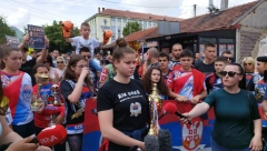 GLEDAO NAS JE KAO SVOJU DECU Snažna poruka članice Milunovog kik- boks kluba: Svi smo uz njega! (VIDEO)