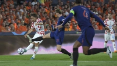 "VATRENI" IDU PO TROFEJ Hrvati posle produžetaka savladali Holandiju za finale Lige nacija