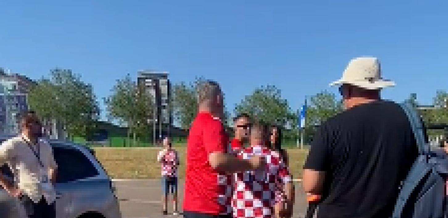 DRAMA Hrvatski navijači napali Ivanu Knol (VIDEO)