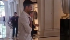 ŠAMPIONSKI ŠPALIR ZA NAJVEĆEG IKADA Novak ispraćen iz Pariza na senzacionalan način, posebno ga dirnule ovacije (VIDEO)