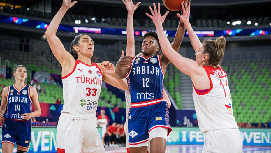 SRPKINJE GAZE KA ČETVRTFINALU Slovačka zaleđena na "minus 38" za 2/2