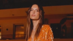 SMELA I ENERGIČNA NARANDŽASTA BOJA ĆE OBELEŽITI OVO LETO Alesandra Ambrozio i Deniz Ričards je obožavaju, kojoj bolje stoji?