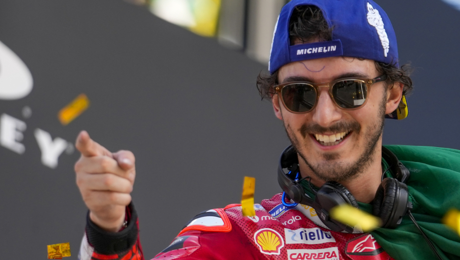 IDOL KAO NIJEDAN DRUGI I svetski šampion u motociklizmu navija za Đokovića! (VIDEO)