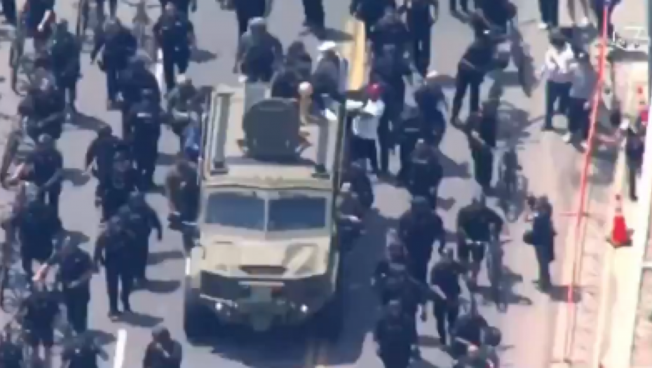 SRBIN EVAKUISAN Jokića specijalci stavili u oklopno vozilo, pa ga sproveli sa dugim cevima (VIDEO)