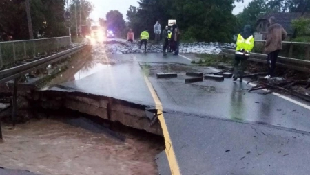 OGLASIO SE MINISTAR VESIĆ: Radovi na izgradnji novog mosta počinju odmah po povlačenju vode